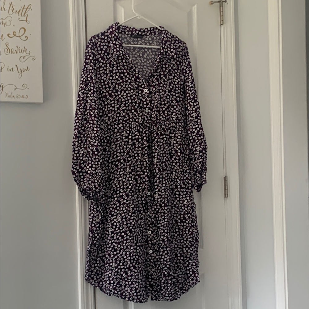 Pretty Gardenโ buttons up tie waist Floral navy white Dress size X-LARGE viscose
